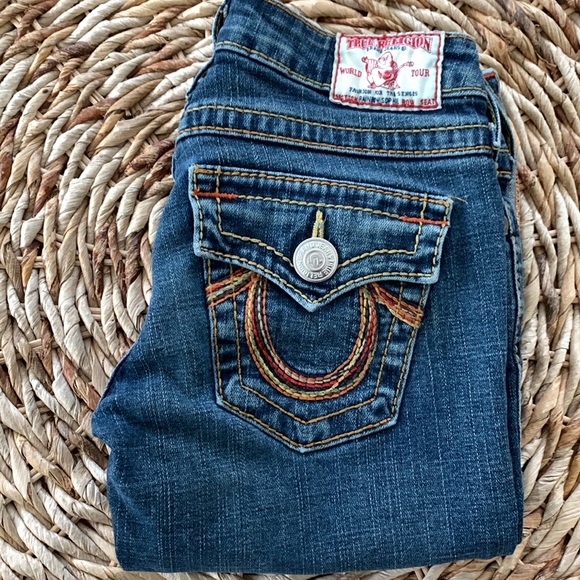 True Religion Rainbow Sophie Cuffed Bermuda - Picture 6 of 11